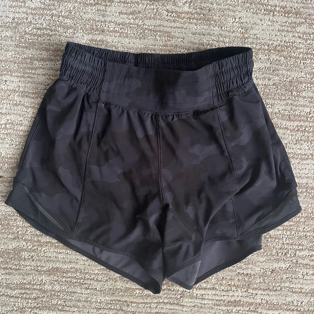 Lululemon Hotty Hot High Rise Lined Short 4”
